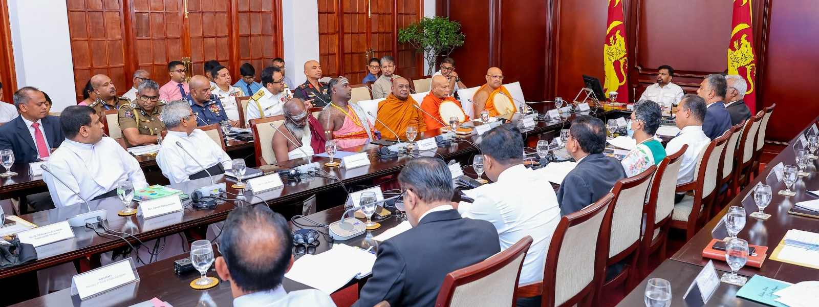 රටම එකට ජාතික මෙහෙයුම් සභාව ජනපති ප්‍රධානත්වයෙන්